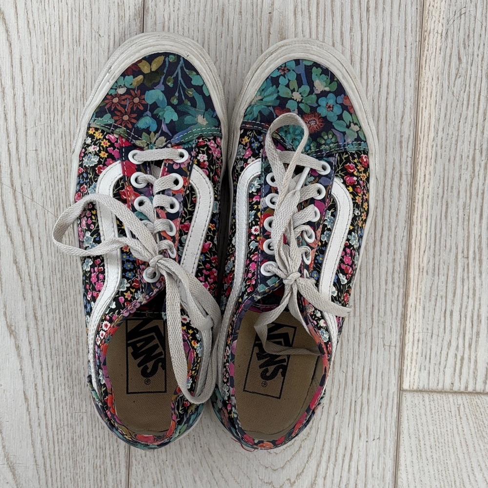 Vans women’s size 7 sneakers.